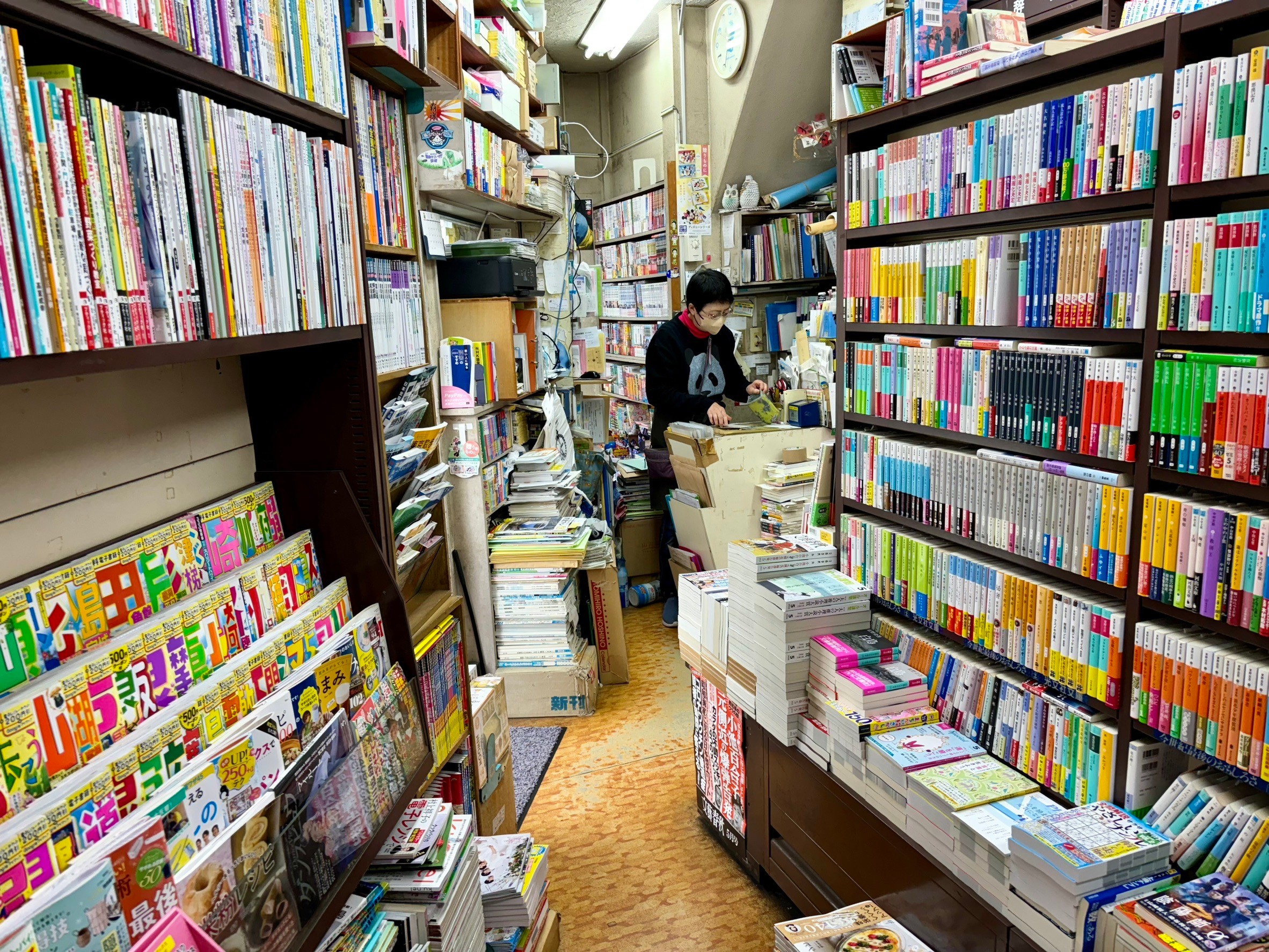 信濃屋書店　ヒーローイメージ
